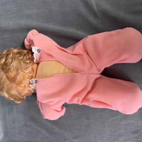 Vintage Eegee Goldberger 1981 Hong Kong Baby Doll Curly Sleepy Eyes Soft Body - Picture 5 of 11